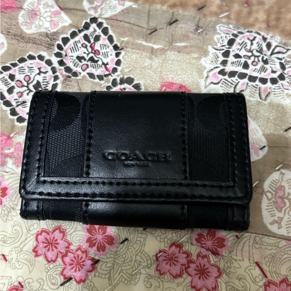 Vintage Coach Black Leather 6 Key Holder Waller